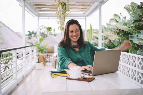 Comment utiliser les médias sociaux pour la recherche d'emploi sans nuire à sa vie privée ?